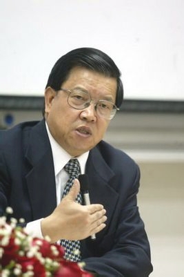 龍永圖出席逸海國際廣場(chǎng)中國經(jīng)濟(jì)改革論壇